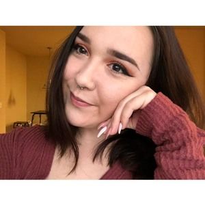 Meet your Posher, Chloe